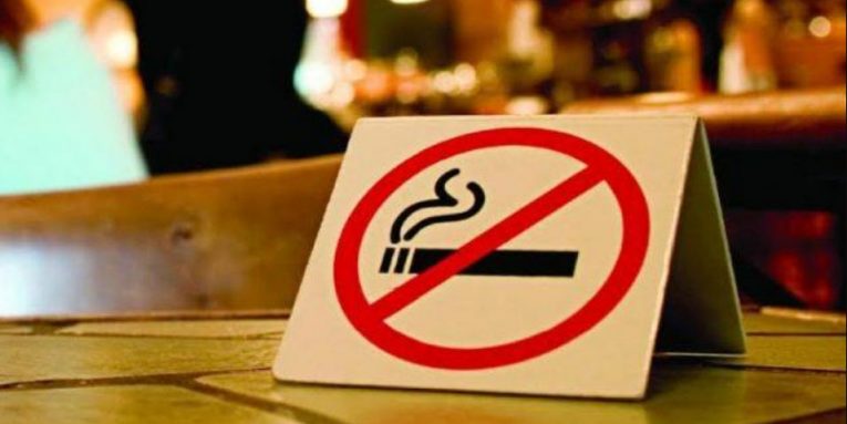 Mali i Zi ndalon pirjen e duhanit në hapësira të mbyllura publike