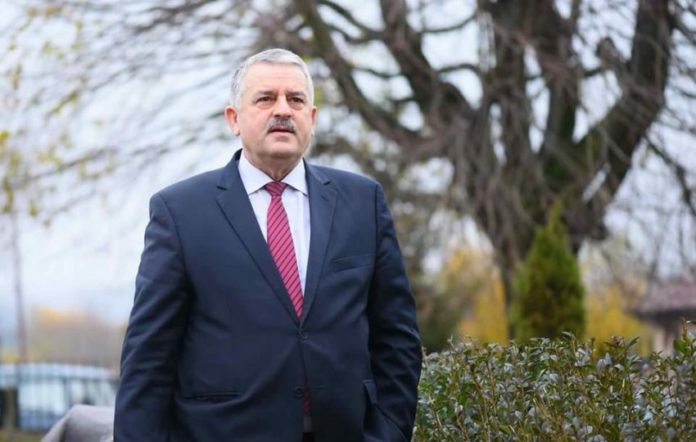 Veliu: Sejdiu mund të jetë i pakënaqur, por s’mund të thotë se janë kërcënuar delegatët