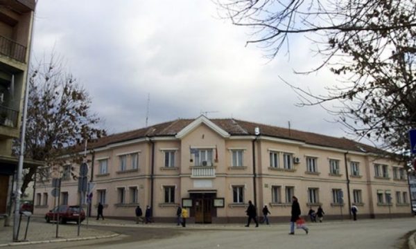 Komuna e Podujevës i lejon bizneset që të punojnë edhe të dielave dhe festave zyrtare