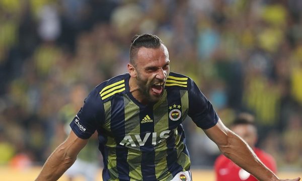 Fenerbahçe e nis si kampion sezonin e ri, Muriqi debuton me gol
