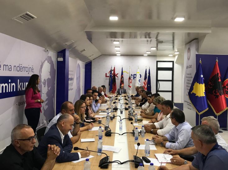 Isa Mustafa nuk do të jetë kandidat për kryeministër
