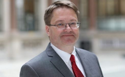 O’Connell shkoi, ja kush është ambasadori i ri britanik në Kosovë