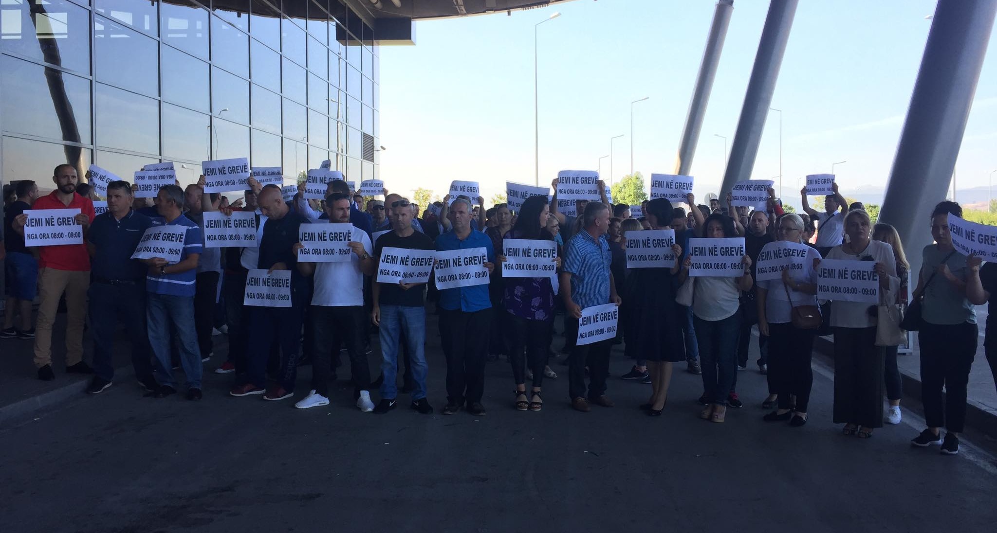 ​KMDLNj i quan të drejta kërkesat e punëtorëve të Aeroportit