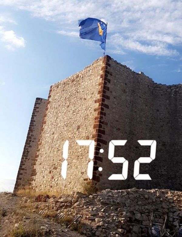 Flamuri shtetëror i Kosovës rikthehet mbi kalanë e Artanës