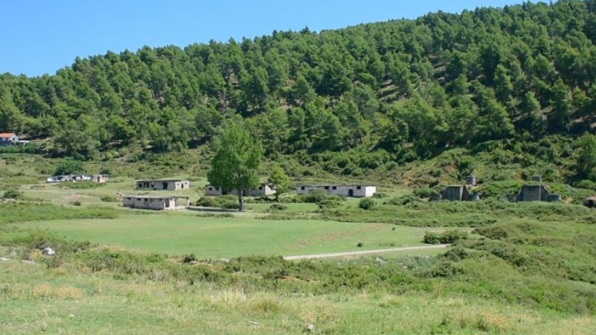 Kazerma ushtarake që tash po përdoret nga narkomanët