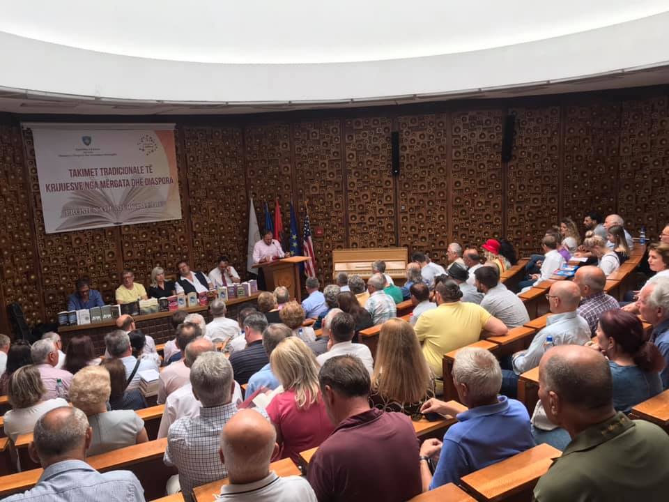 Përfundojnë ‘Takimet Tradicionale të krijuesve nga mërgata dhe diaspora’