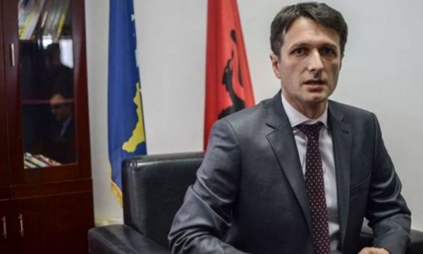 Murati e kritikon Kurtin për krahasimin e të drejtave të shqiptarëve në Serbi me serbët në Kosovë