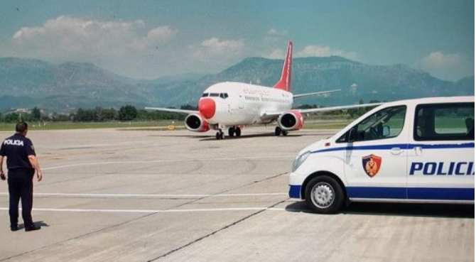 Kthehen 60 shqiptarë nga Franca, iu refuzua azili