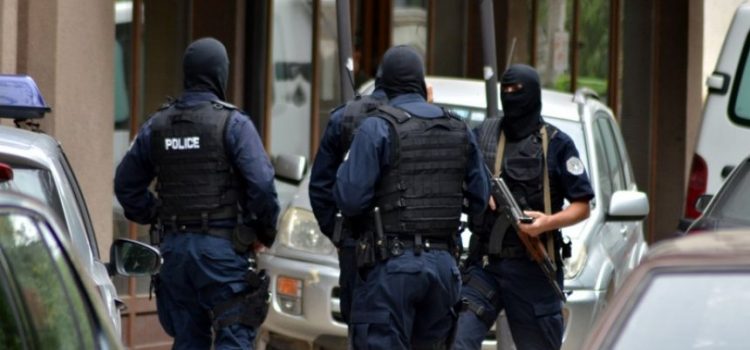 Arrestohen 13 persona në Ferizaj për bixhoz, konfiskohen mbi 40 mijë euro