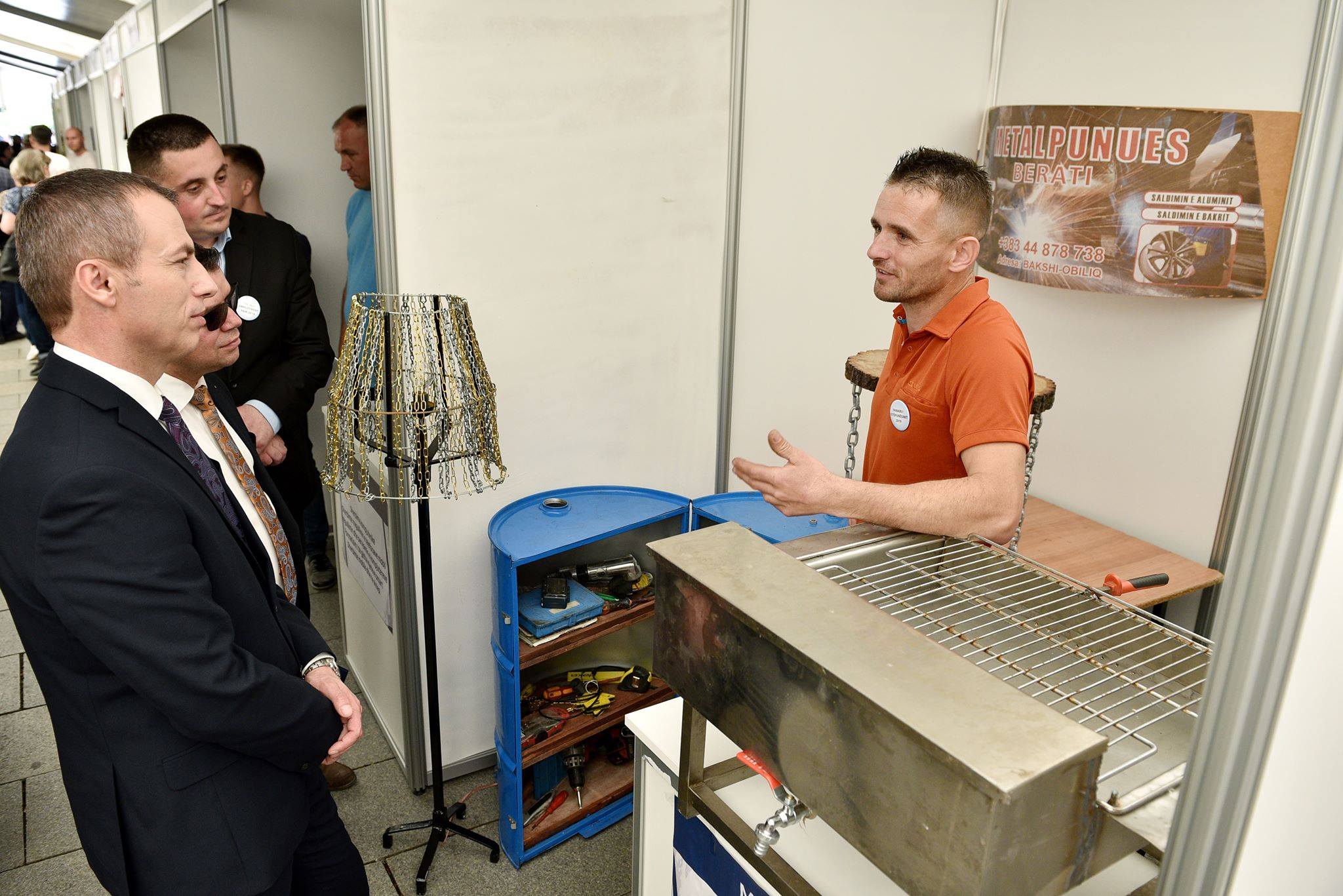 Ministri Reçica me një lajm për punëkërkuesit