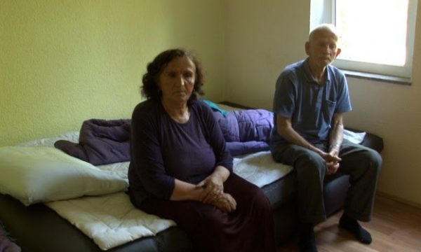 Djali që jeton jashtë vendit nuk kujdeset për prindërit, kanë mbetur pa ushqim para festës së Bajramit