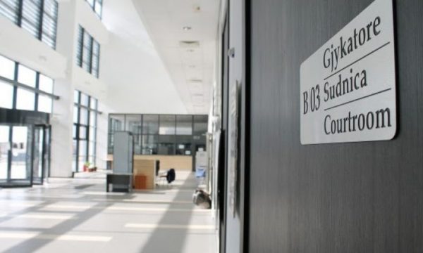 Mbetet në paraburgim i dyshuari për krime lufte