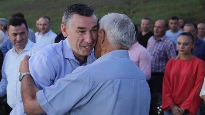 Qindra llapjanë i bashkohen PDK-së