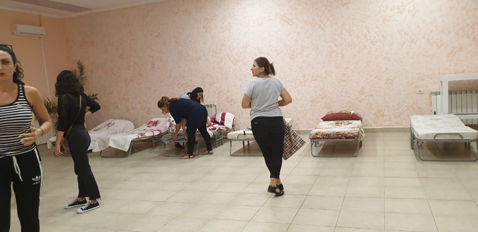 Ja si e kaluan natën banorët e Tiranës pas shkatërrimit nga tërmeti 5.8 ballë