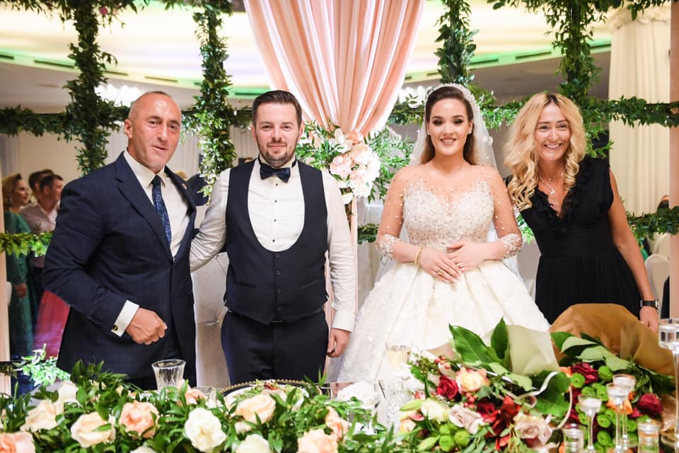 Haradinaj duket më i ri se vetë dhëndri, detaje nga dasma