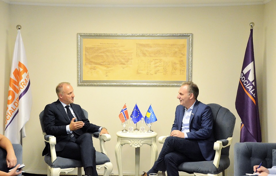 Limaj takohet me ambasadorin e Norevegjisë, Jens Erik Grondahl