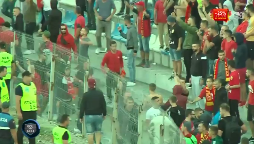 Përleshje e frikshme mes tifozëve të Partizanit dhe Tiranës (VIDEO)