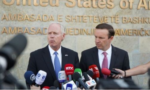 Senatori amerikan i kënaqur me takimet në Kosovë: Inkurajuam vazhdimin e dialogut