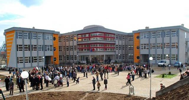 Sot fillon viti i ri shkollor