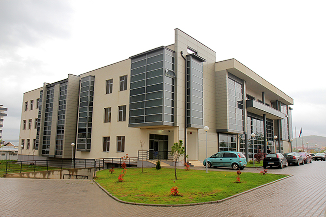 Shpallet i pafajshëm polici i akuzuar për falsifikim të dokumentit zyrtar