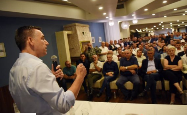 100 aktivistë të AAK-së në Vushtrri kalojnë në PDK