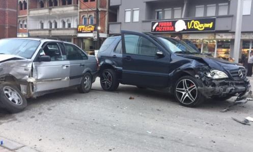Aksident në Pejë, një person i lënduar