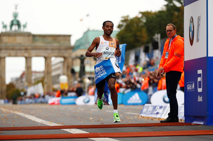 Dy sekonda larg rekordit, Kenenisa Bekele triumfon në maratonën e Berlinit