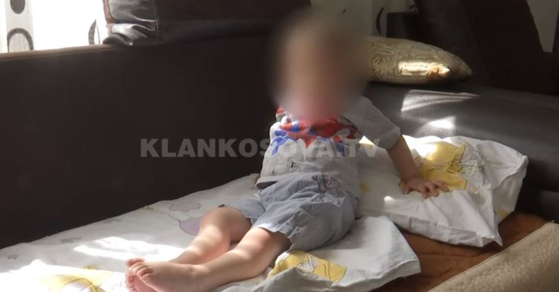 Familja Ahmeti kërkon ndihmë për shërimin e djalit 4-vjeçar