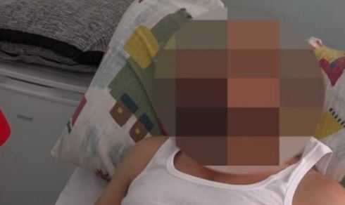 I arrestuari kërceu nga dritarja e Stacionit Policor, i theu këmbët