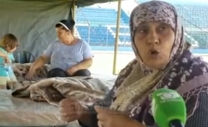 “Më ranë gotat mbi kokë”, gruaja e moshuar rrëfen pas tërmetit në Shqipëri