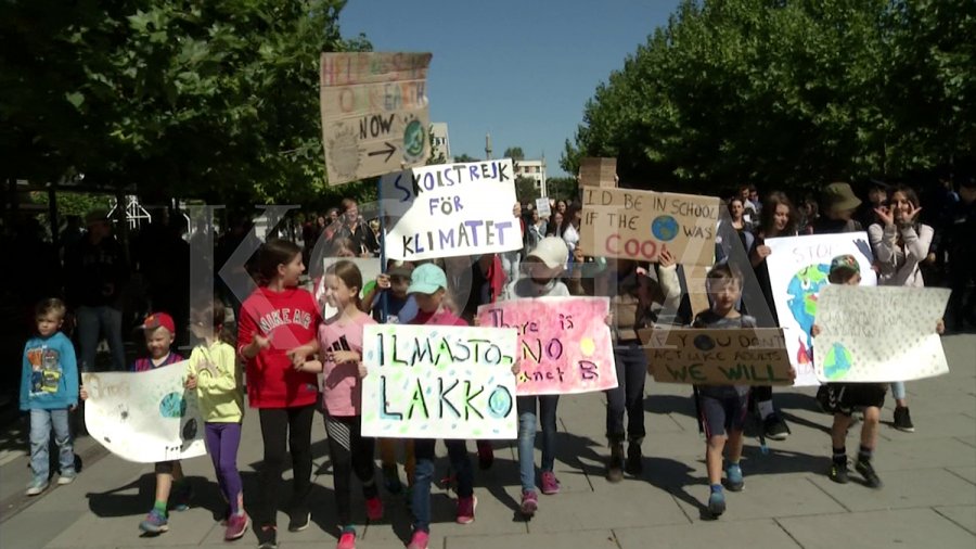 Edhe në Prishtinë u protestua për ndryshimet klimatike