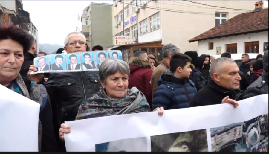 Mbahet akademi përkujtimore “Dy dekada ankth e pritje”
