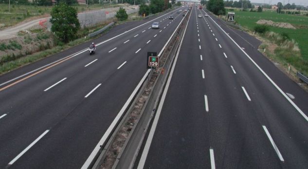 Serbia nënshkruan kontratën për ndërtimin e autostradës Nish-Merdare