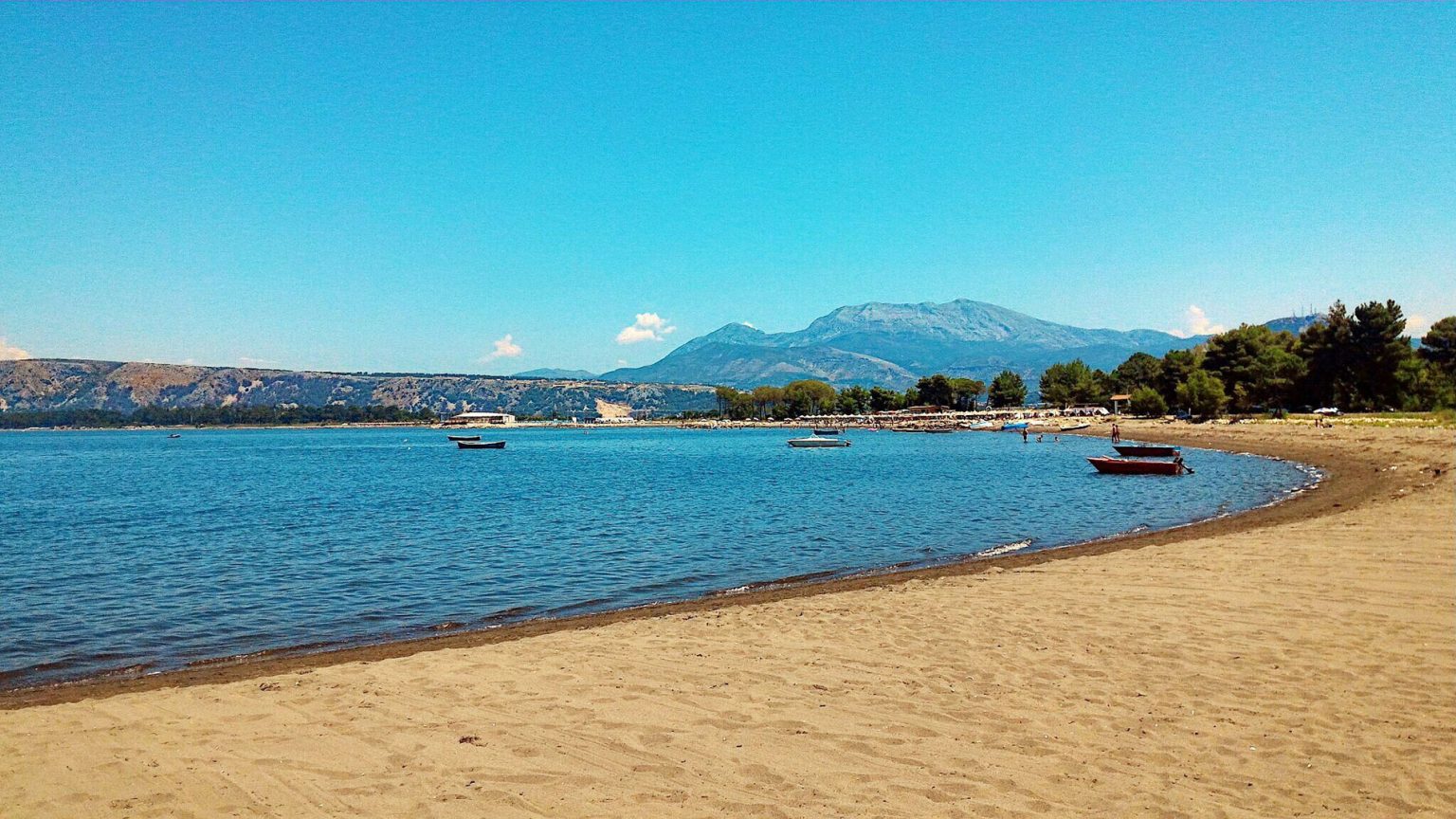 Mbytet një person në plazhin e Shëngjinit