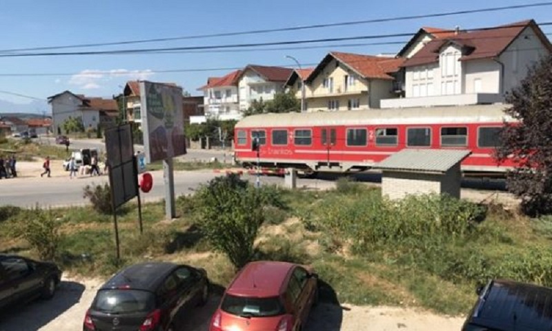 E mitura në Klinë u godit për vdekje nga treni gjersa po kalonte hekurudhën, detaje të reja nga policia