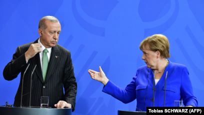 Merkel dhe Erdogan bisedojnë për ofensivën turke në Siri