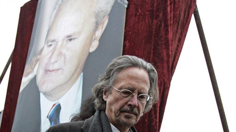 Fituesi i çmimit Nobel për Letërsi, kundërshtar i sulmeve të NATO-s dhe përkrahës i Millosheviqit – vijnë reagimet e para