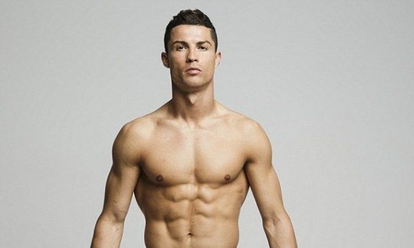 Nga ushqimet e përzgjedhura deri tek gjumi: Disa kuriozitete nga jeta e Ronaldos