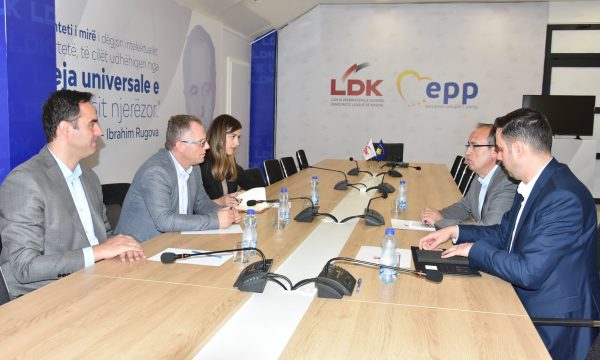 Deklaratë pas takimit, LDK -VV dakordohen rreth parimeve për marrëveshjen e koalicionit