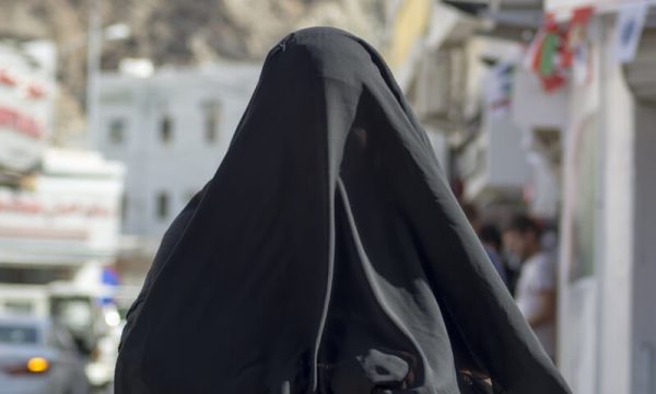 Gjykata italiane ndalon burkën islame në vende publike
