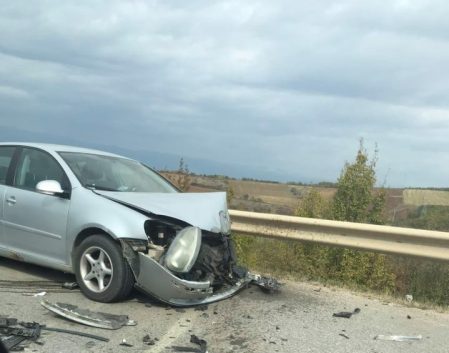 Detaje nga aksidenti në rrugën Pejë-Prishtinë