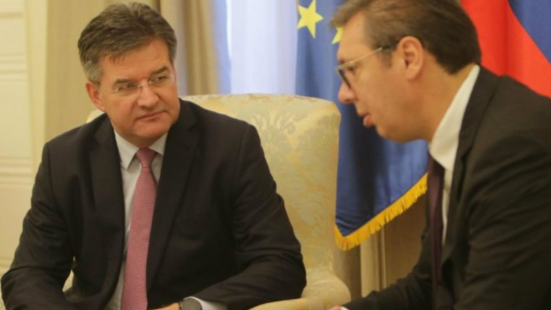 Vuçiqi i thotë Lajcak: Prishtina po përkeqëson gjendjen e sigurisë