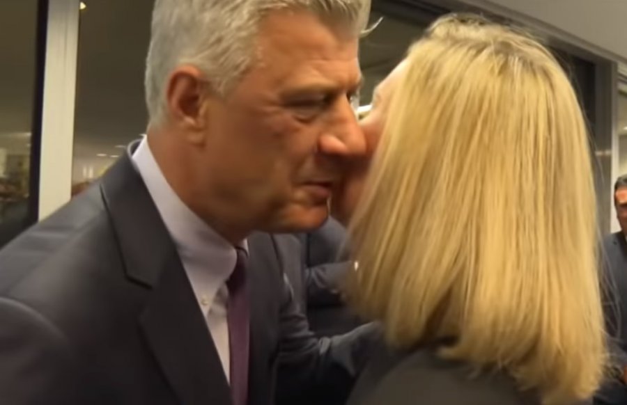 Vuçiqi, Thaçit: Mogherini ka më së shumti dëshirë të puthet me ty… mos u bëj sikur nuk e di serbishten (Video)