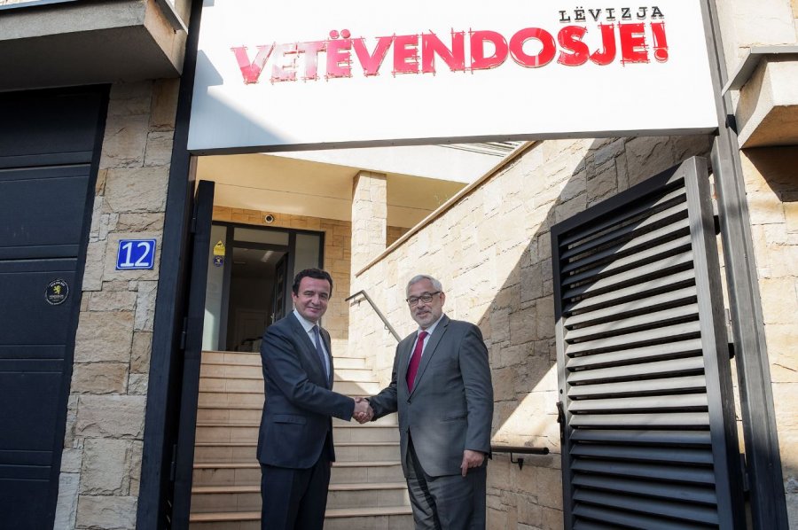 Kurti e njofton ambasadorin zviceran se prioritet e ka luftimin e korrupsionit