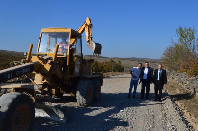 Nisin punimet e rrugës që lidh Malishevën me Klinën