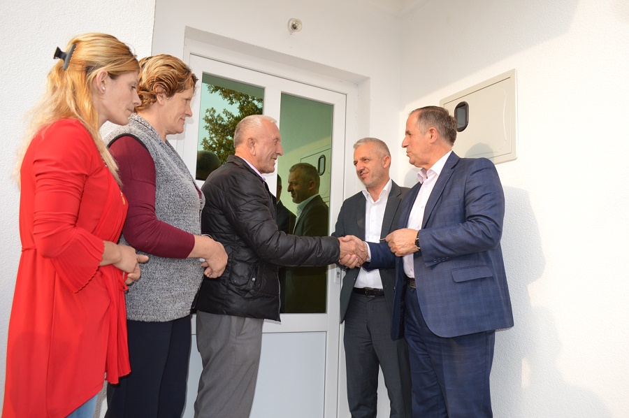 Bëhen me shtëpi edhe dy familje në nevojë