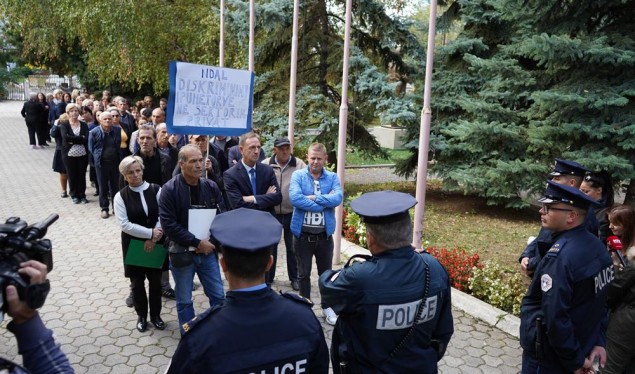 Punëtorët teknik të UP-së në protestë, kërkojnë pagë minimale prej 350 euro