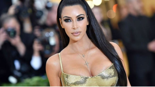 Kim Kardashian shfaqet për herë të parë në publik pas deklarimeve rreth divorcit