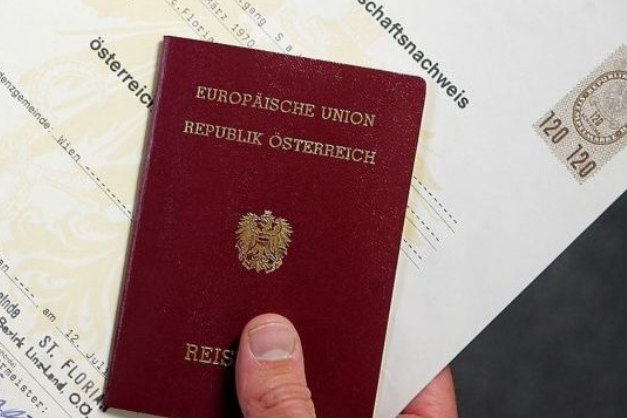 Austriaku 56-vjeçar u ka shitur leje qëndrimi 29 kosovarëve: 9000 euro për person