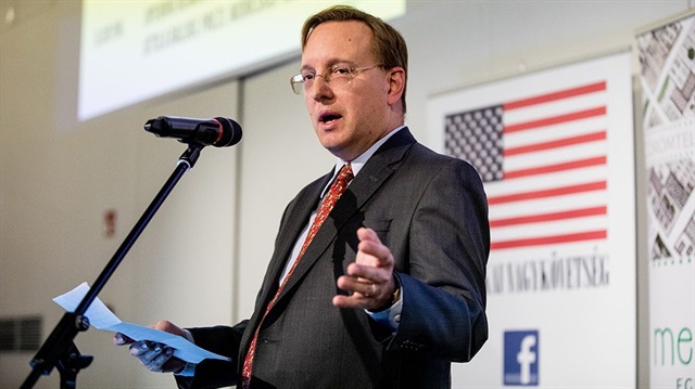 Diplomati amerikan: Po presim formimin e qeverisë së ardhshme të Kosovës, të hiqet taksa e të rifillojë dialogu